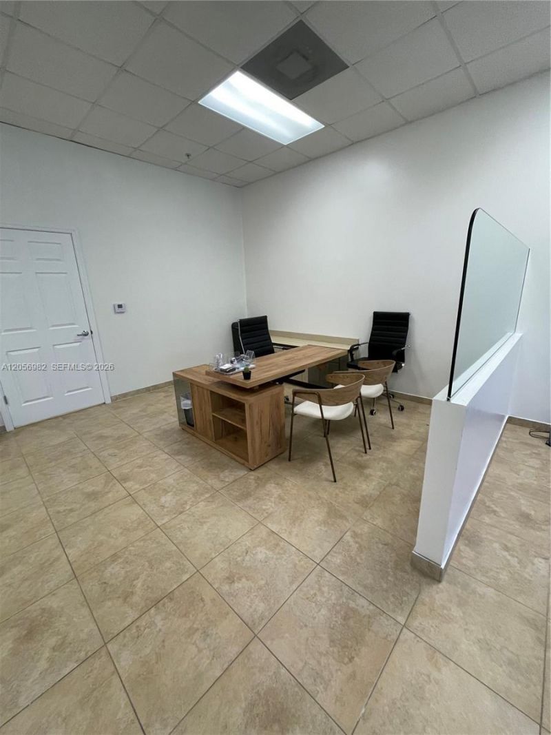 951 Sansburys Way , Unit 202, West Palm Beach, FL 33411 Photo