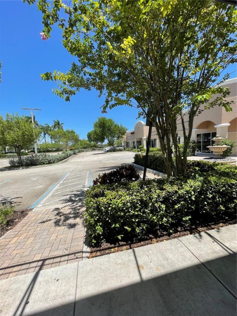 951 Sansburys Way , Unit 202, West Palm Beach, FL 33411 Photo