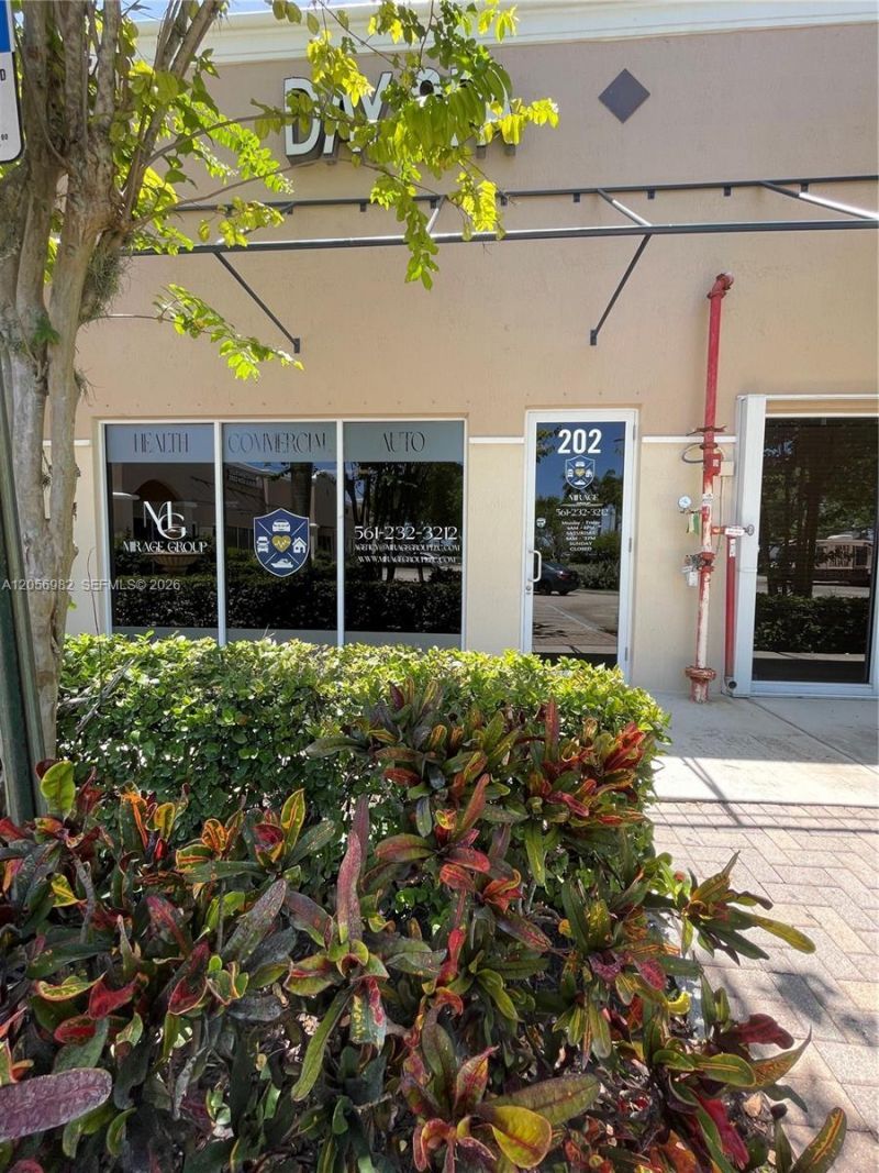 951 Sansburys Way , Unit 202, West Palm Beach, FL 33411 Photo