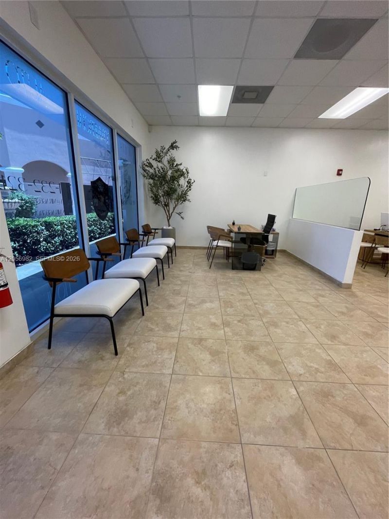 951 Sansburys Way , Unit 202, West Palm Beach, FL 33411 Photo
