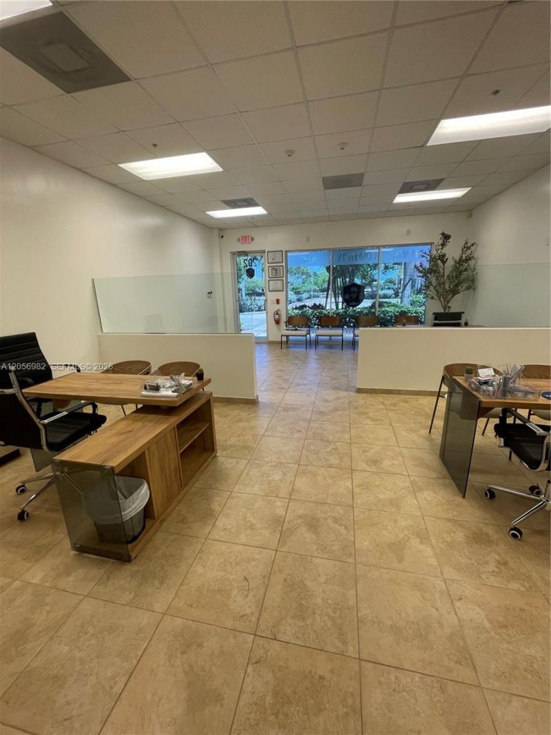 951 Sansburys Way , Unit 202, West Palm Beach, FL 33411 Photo