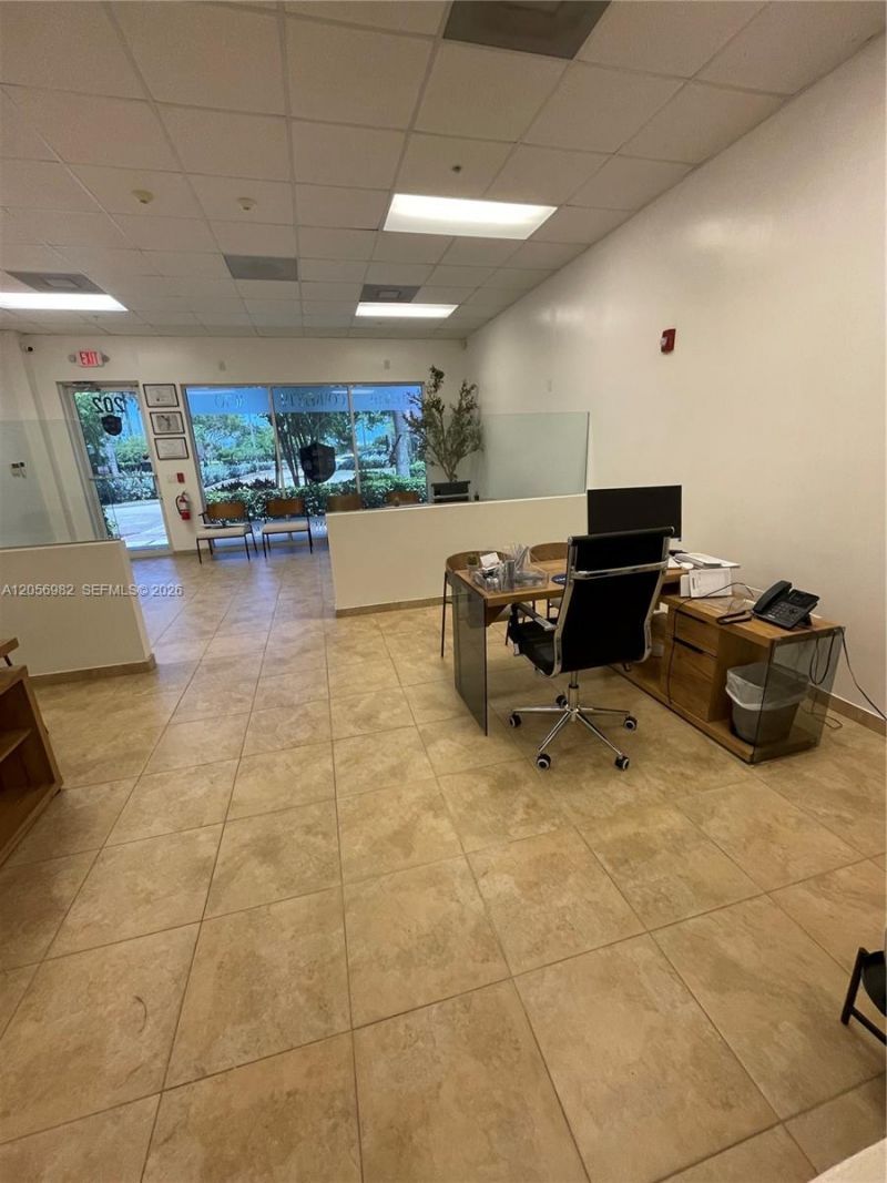 951 Sansburys Way , Unit 202, West Palm Beach, FL 33411 Photo