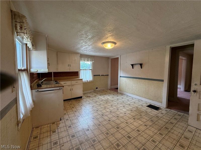 1644 W Mahoning Trumbull Co Line Road, Mineral Ridge, OH 44440 Photo 3