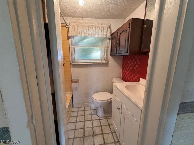 1644 W Mahoning Trumbull Co Line Road, Mineral Ridge, OH 44440 Photo 6
