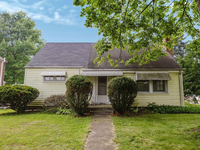 39 Lowell Road, Columbus, OH 43209 Photo 2