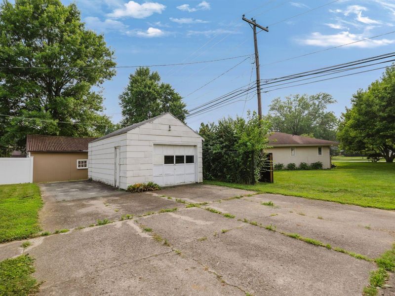 39 Lowell Road, Columbus, OH 43209 Photo 52
