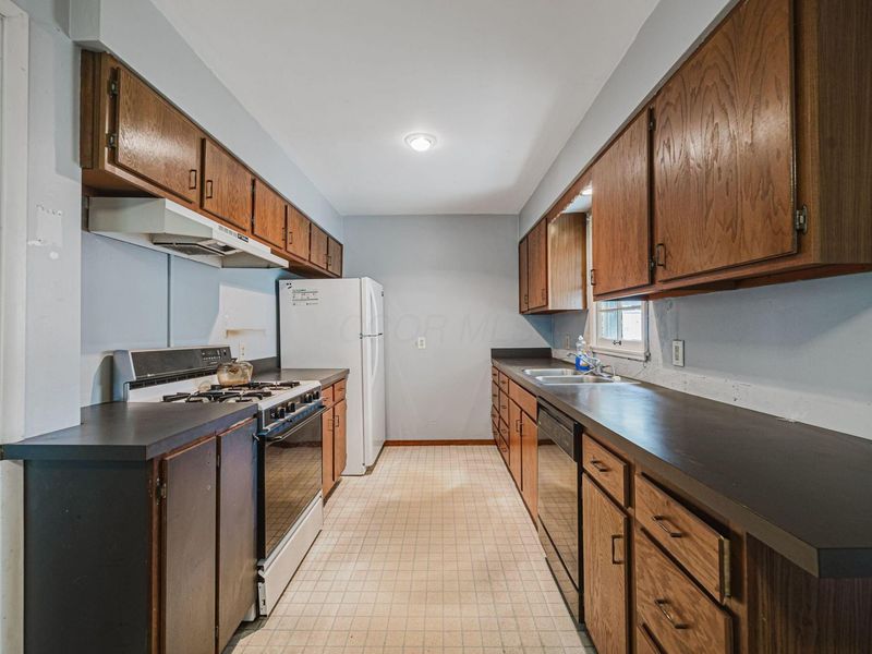 39 Lowell Road, Columbus, OH 43209 Photo 9