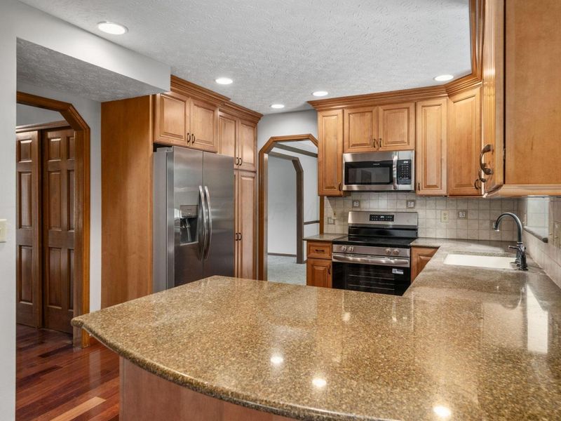 13042 Heatherstone Circle, Pickerington, OH 43147 Photo 23