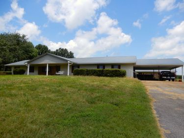 1875 State Route 384 , Mayfield, KY 42066