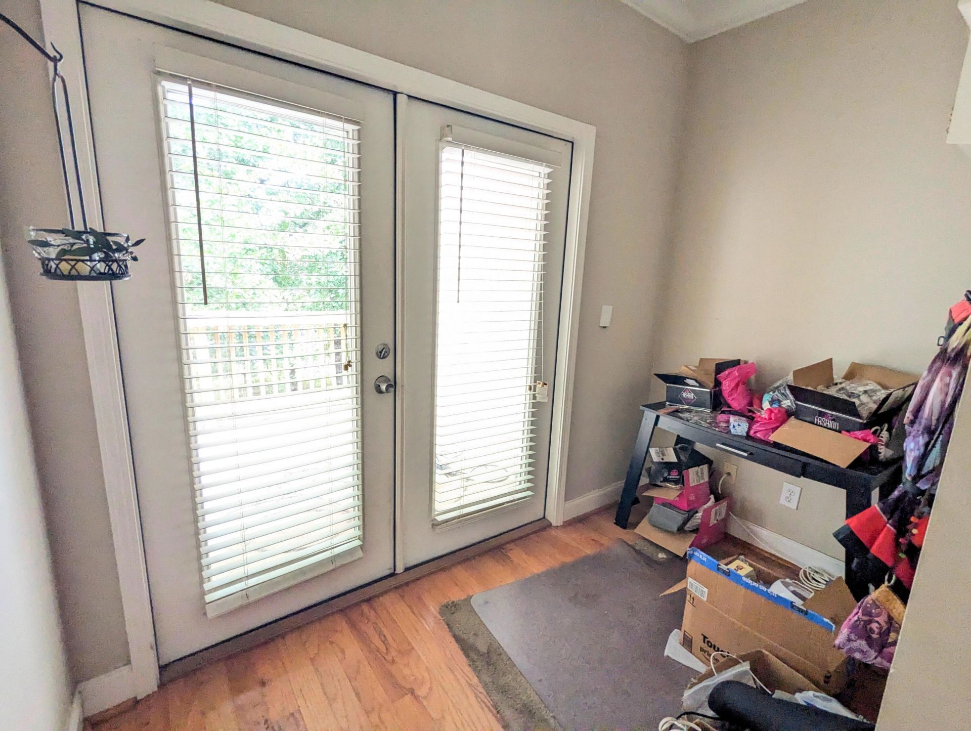 4029 Hartland Street Photo 6