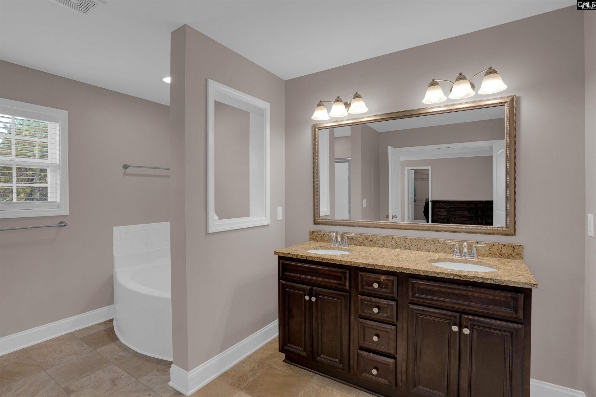 692 Gladiolus Drive  Photo 15