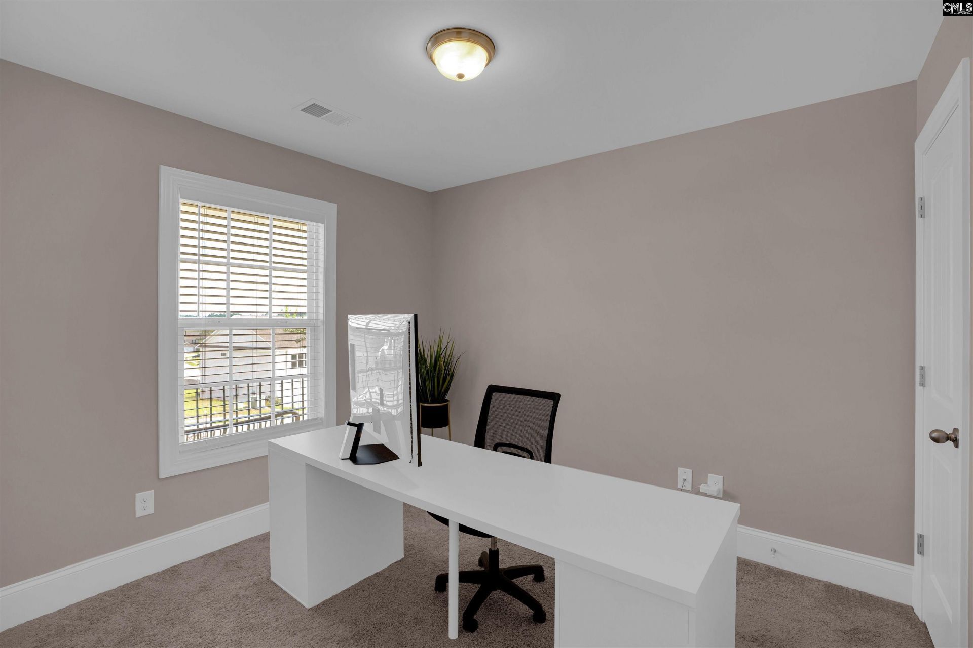 692 Gladiolus Drive  Photo 5