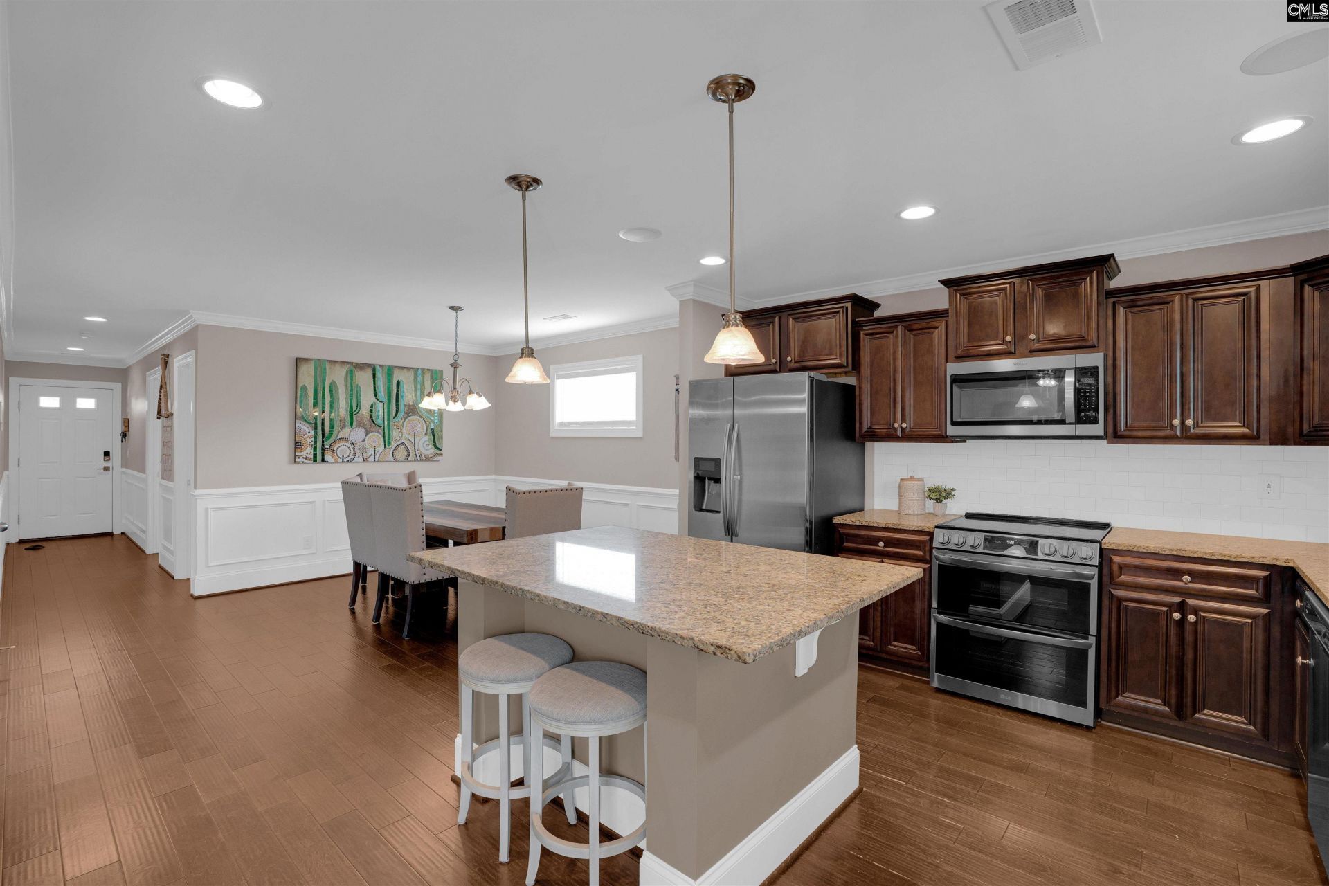 692 Gladiolus Drive  Photo 8