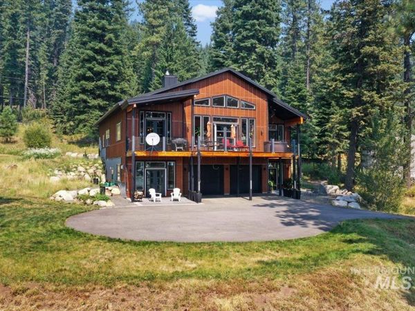 1629 West Mountain Road, Cascade, ID 83611