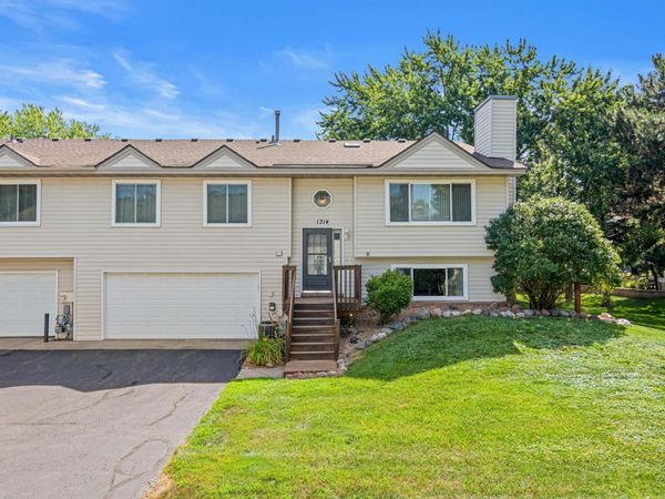 1314 Deercliff Lane , Eagan, MN 55123