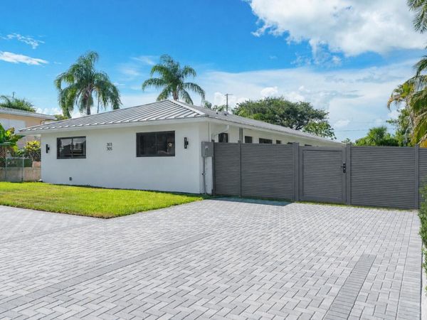 303 DE CARIE Street, Unit 303, Delray Beach, FL 33444