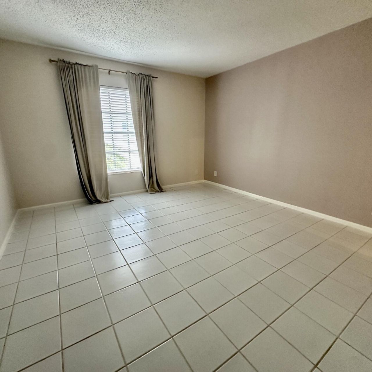 2171 NE 66th Street, Unit 828, Fort Lauderdale, FL 33308 Photo