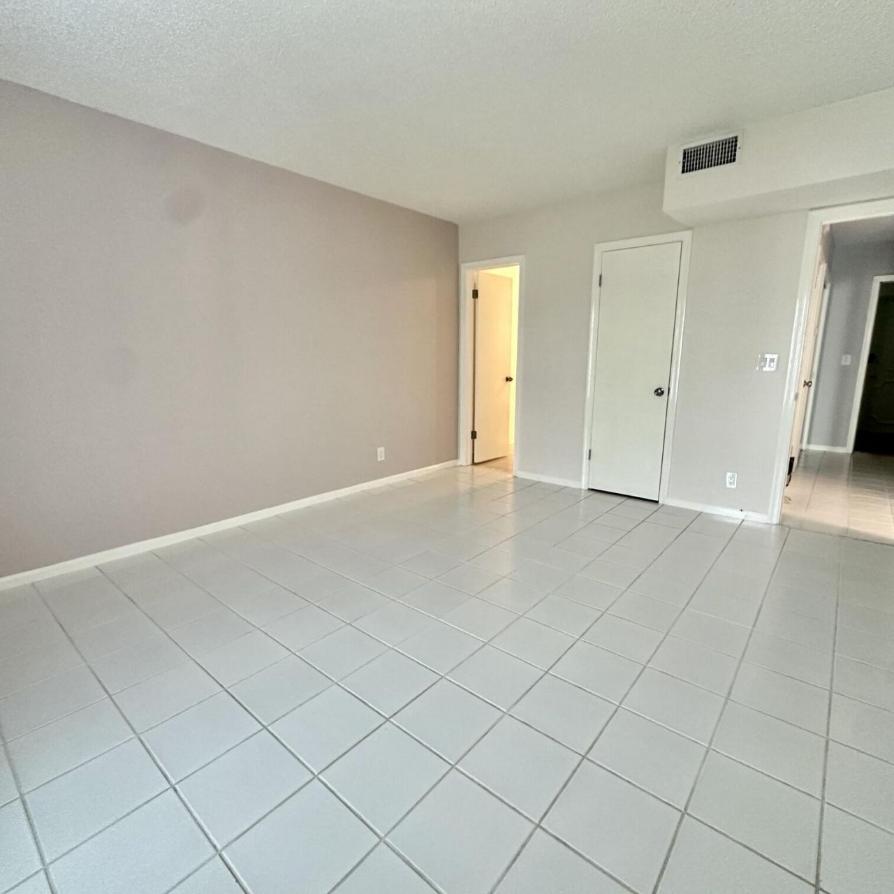 2171 NE 66th Street, Unit 828, Fort Lauderdale, FL 33308 Photo