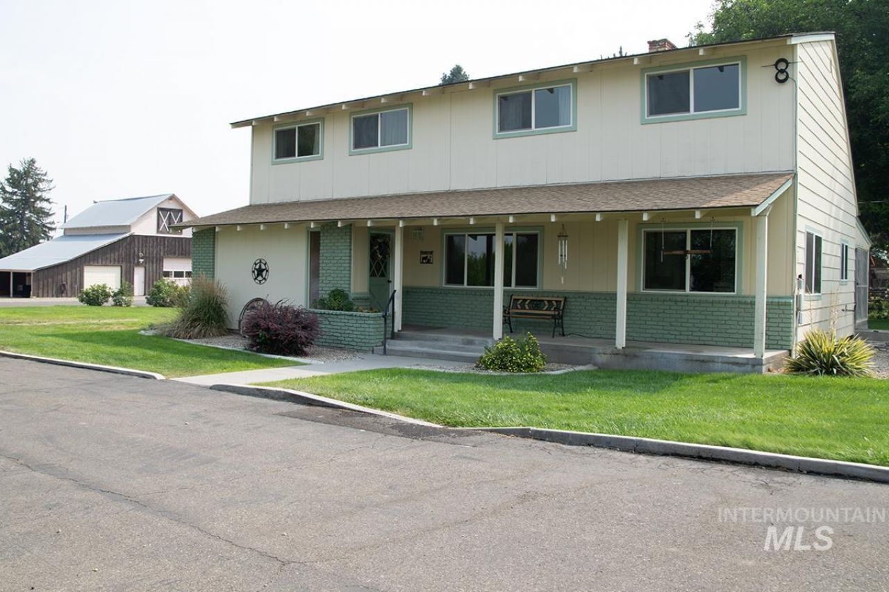 105 NE 16th, Fruitland, ID 83619 Main Photo