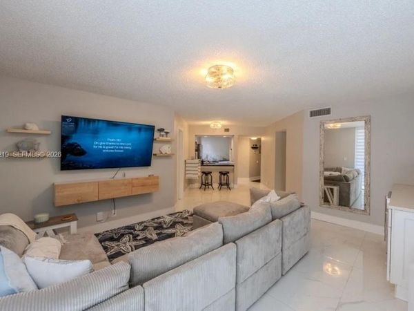 10451 W Broward Blvd , Unit 201, Plantation, FL 33324
