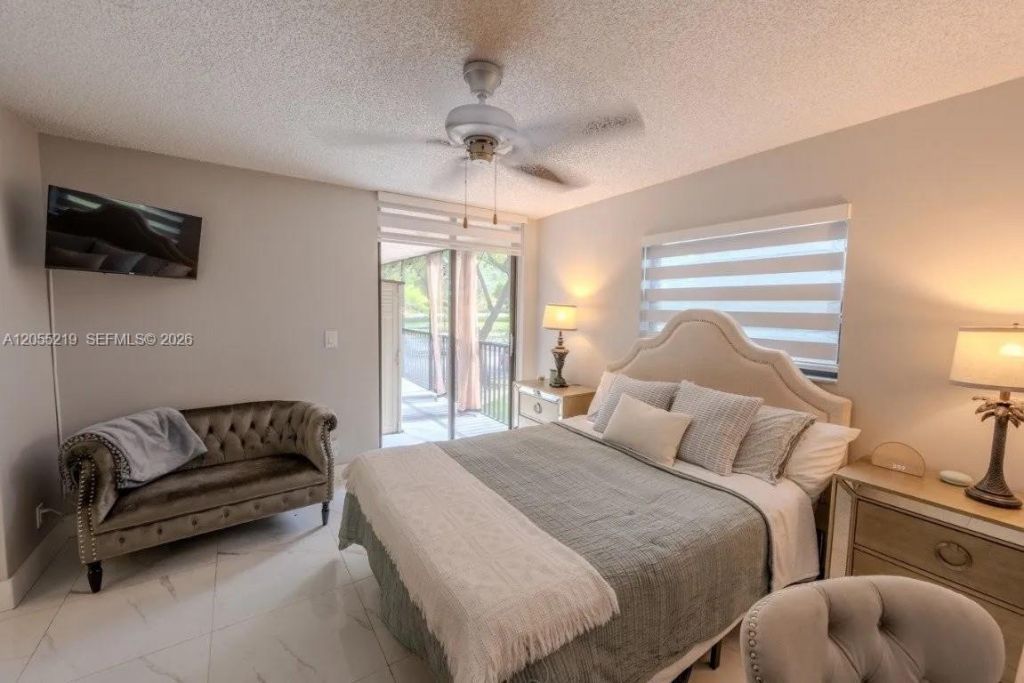 10451 W Broward Blvd , Unit 201, Plantation, FL 33324 Photo