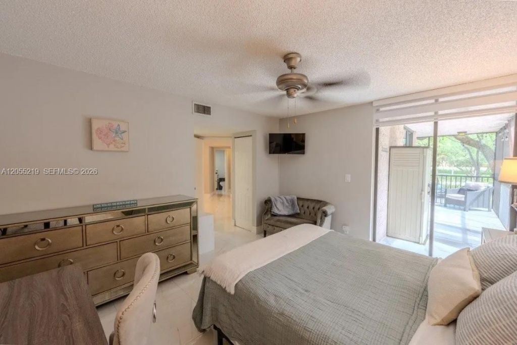 10451 W Broward Blvd , Unit 201, Plantation, FL 33324 Photo