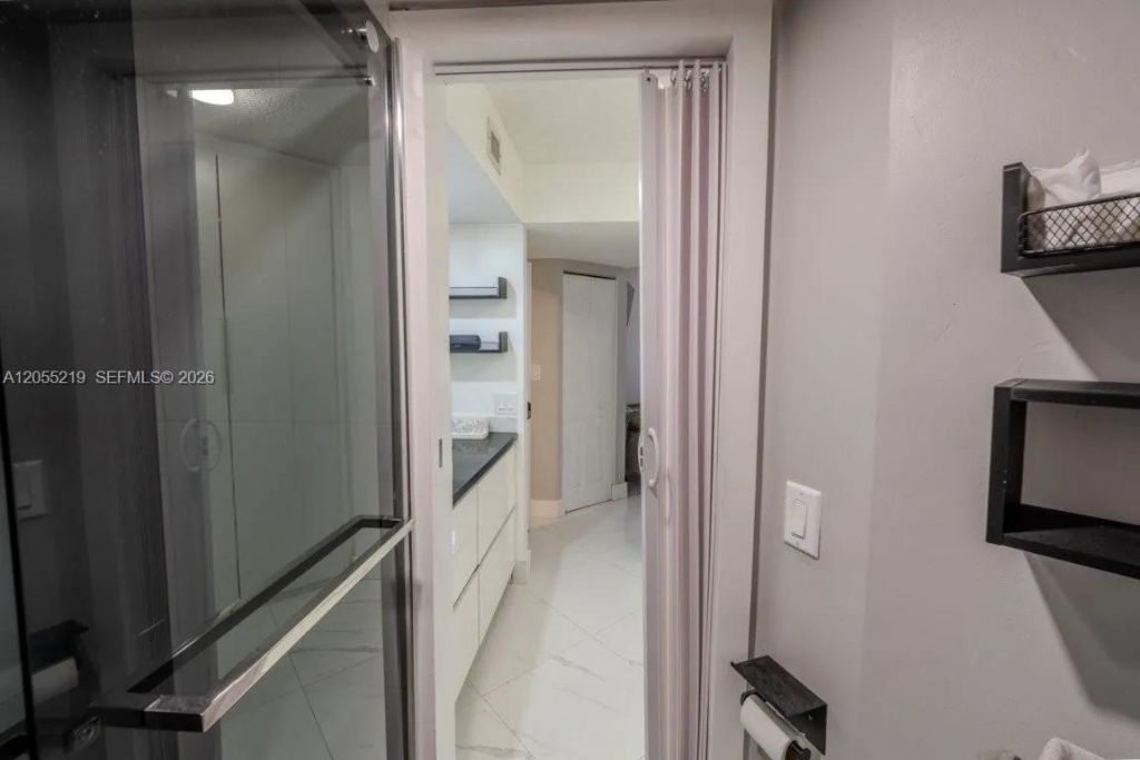 10451 W Broward Blvd , Unit 201, Plantation, FL 33324 Photo