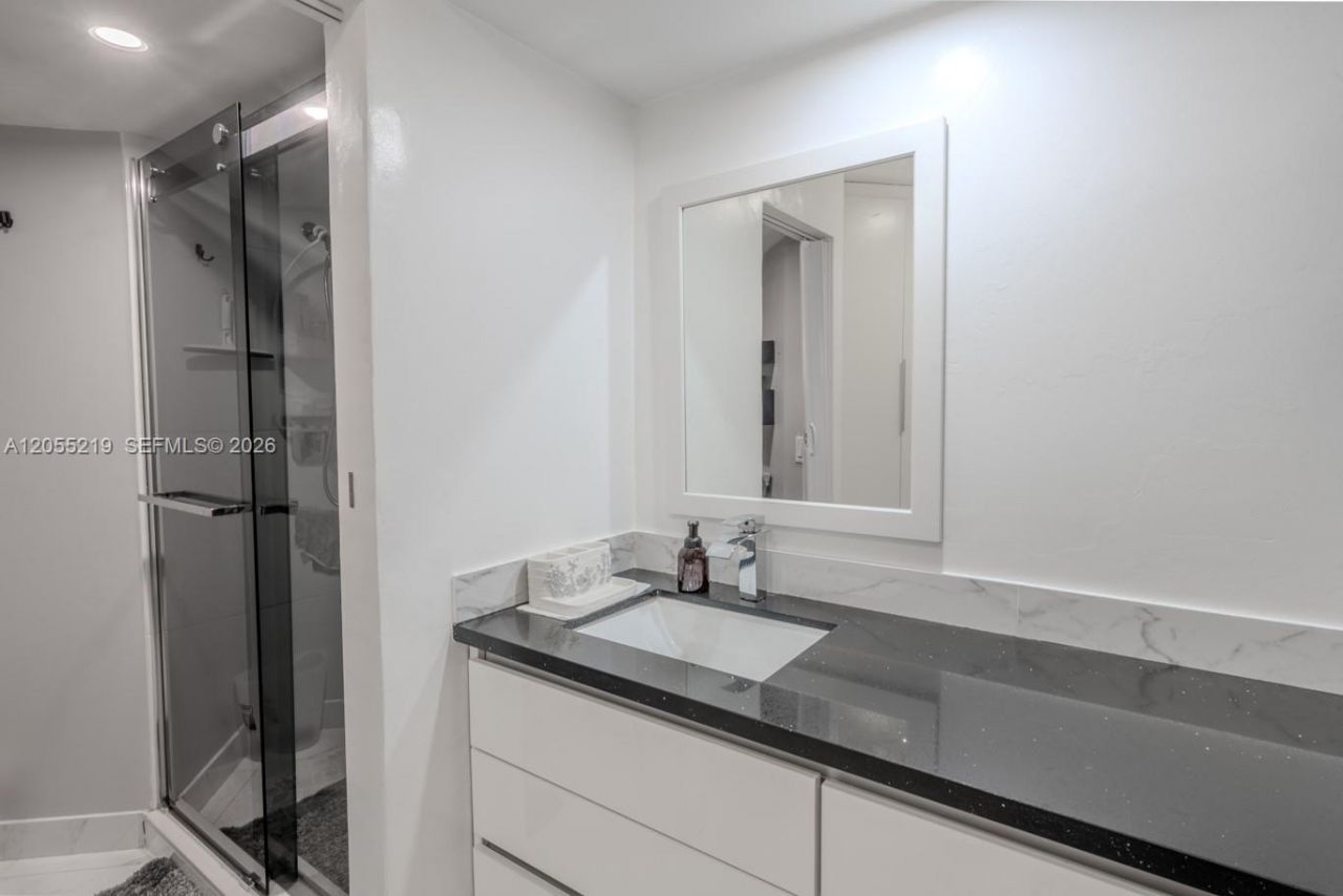 10451 W Broward Blvd, Unit 201, Plantation, FL 33324 Photo