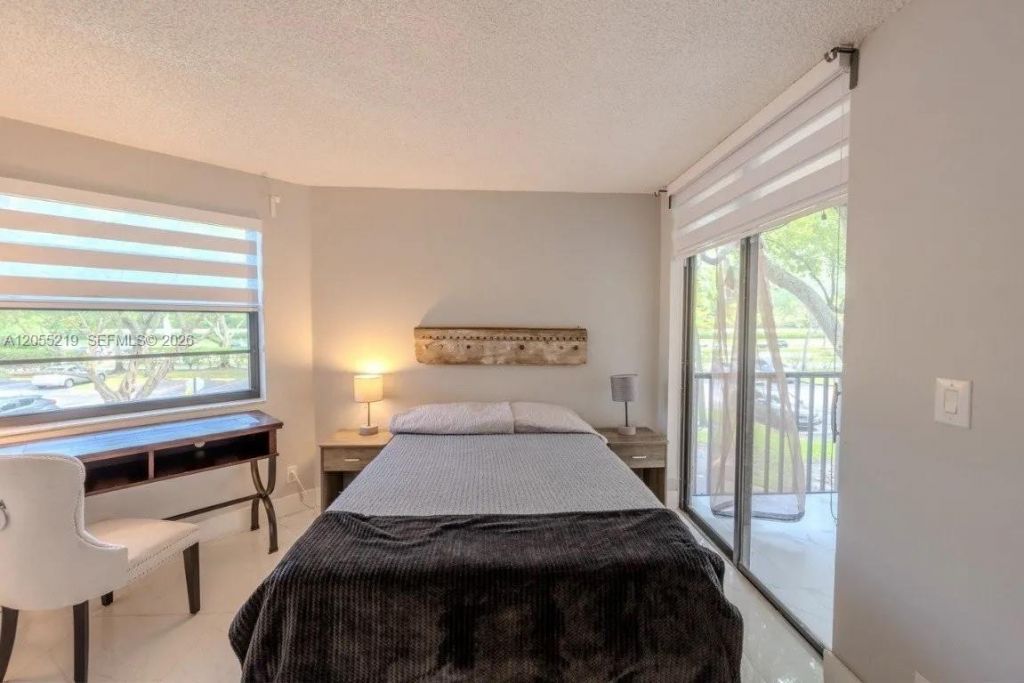 10451 W Broward Blvd , Unit 201, Plantation, FL 33324 Photo