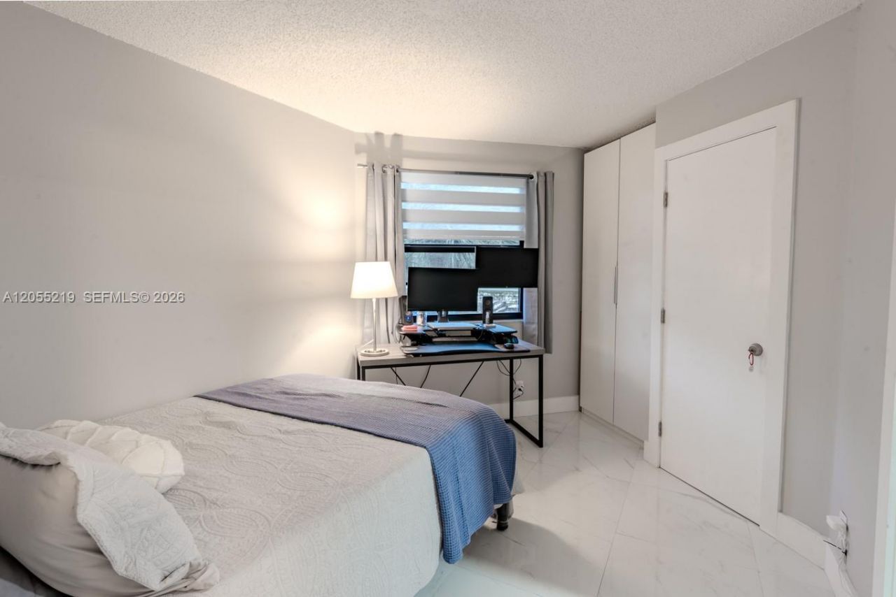10451 W Broward Blvd, Unit 201, Plantation, FL 33324 Photo