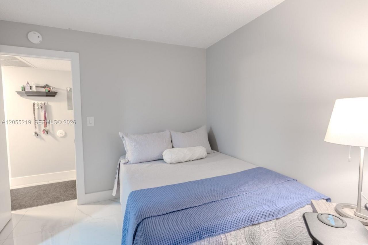 10451 W Broward Blvd, Unit 201, Plantation, FL 33324 Photo