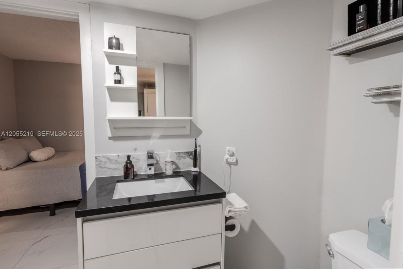 10451 W Broward Blvd, Unit 201, Plantation, FL 33324 Photo