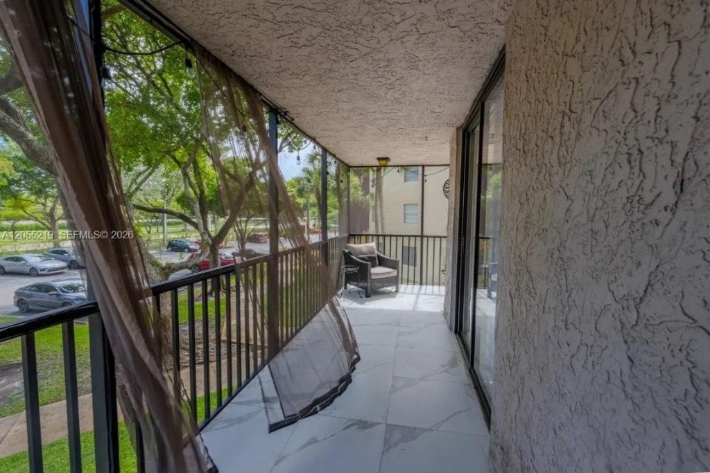 10451 W Broward Blvd , Unit 201, Plantation, FL 33324 Photo