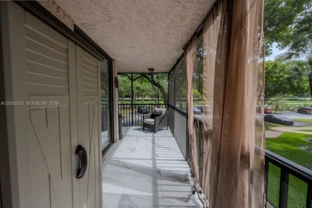 10451 W Broward Blvd , Unit 201, Plantation, FL 33324 Photo