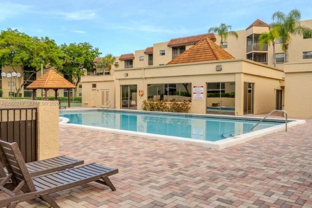 10451 W Broward Blvd , Unit 201, Plantation, FL 33324 Photo