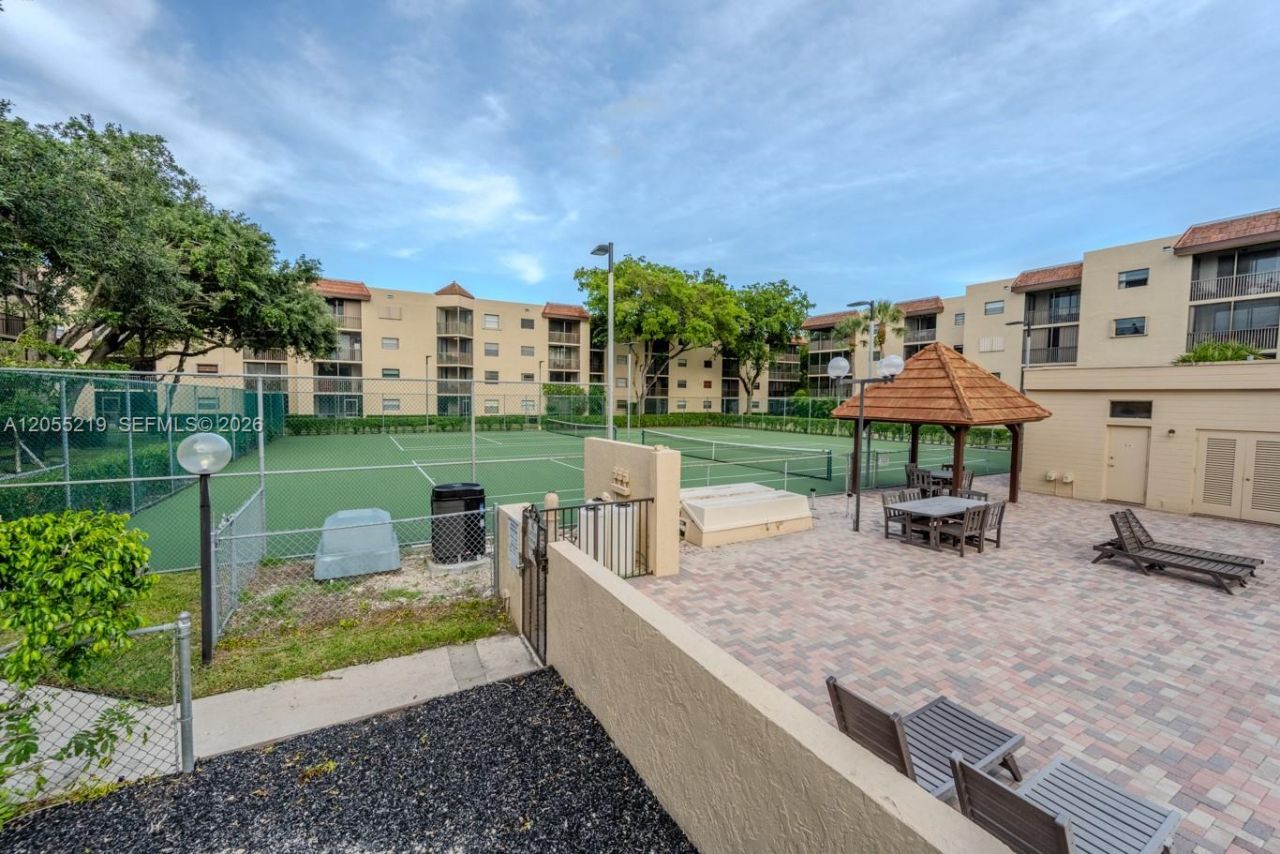 10451 W Broward Blvd, Unit 201, Plantation, FL 33324 Photo