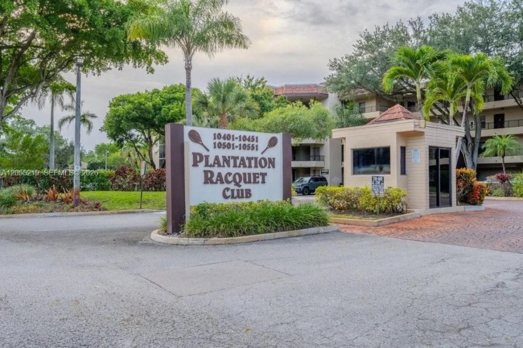 10451 W Broward Blvd , Unit 201, Plantation, FL 33324 Photo