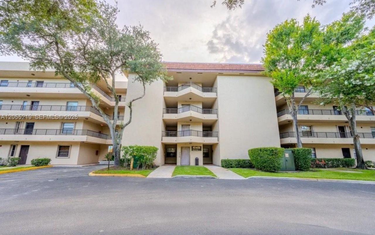 10451 W Broward Blvd , Unit 201, Plantation, FL 33324 Photo