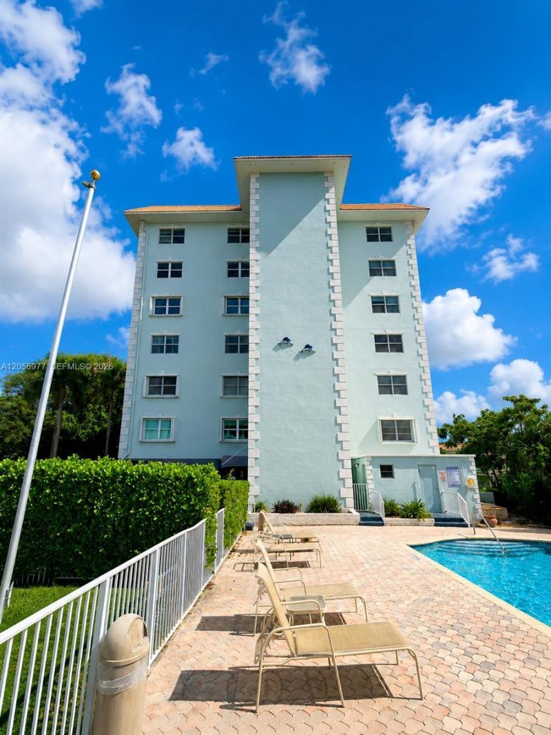 1881 Middle River Dr , Unit 604, Fort Lauderdale, FL 33305 Photo