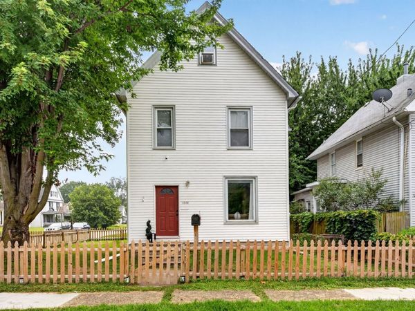 2310 11th Avenue B Avenue, Moline, IL 61265
