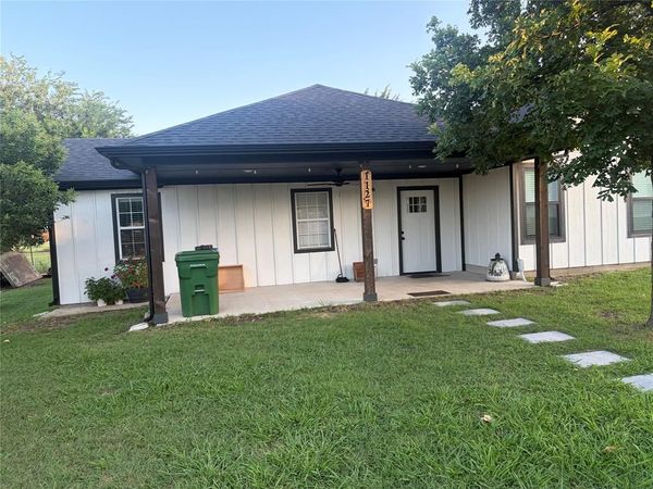 1131 W Sterrett Road, Waxahachie, TX 75167