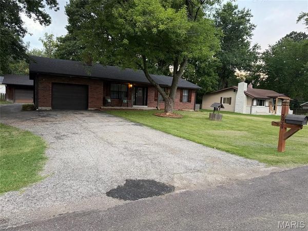 2939 Broadview Avenue , Maryland Heights, MO 63043