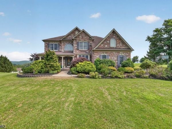 50 Albert Dr, Union, NJ 08809