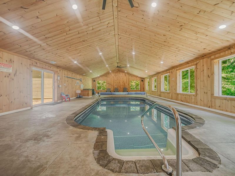 23095 Buena Vista Road, Rockbridge, OH 43149 Photo 2