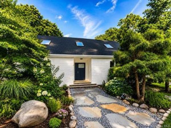3 Cozine Road S, Center Moriches, NY 11934