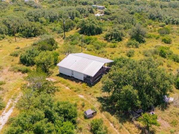 529 Cedar Ridge Rd, Uvalde, TX 78801