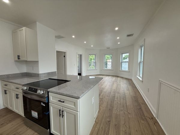 19 Reeves St, Unit 2, Worcester, MA 01607