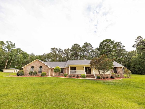 1265 Hollow Hills Dr , Camden, AR 71701