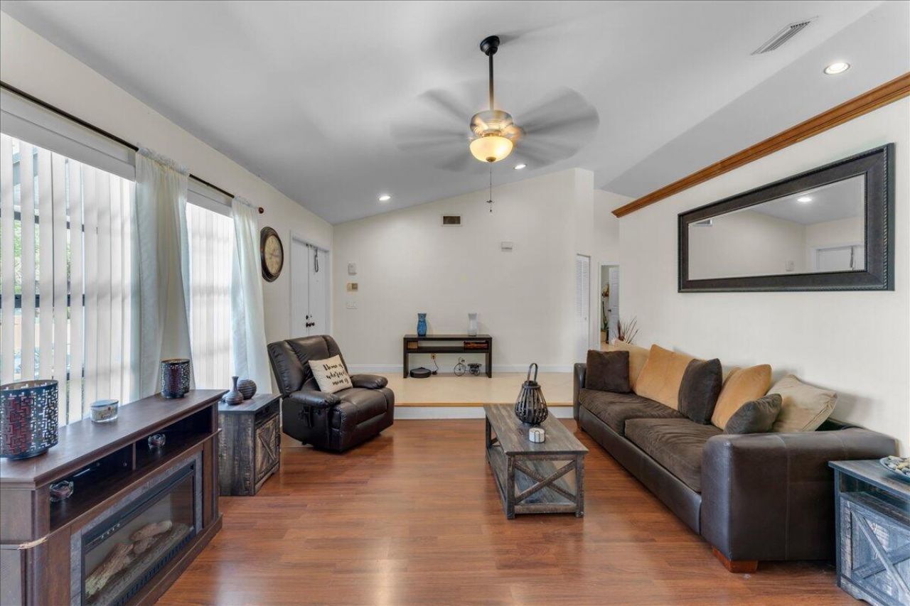 5345 NW 58th Terrace, Coral Springs, FL 33067 Photo