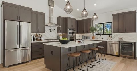 905 Linda Avenue, South Lake Tahoe, CA 96150 Photo